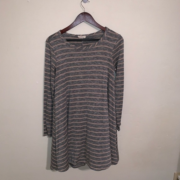 Pinc Knit Swing Dress with Long Sleeves and Horizontal Stripes - Picture 2 of 6
